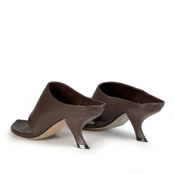 K24_Apostrophe<br>Thong sandal brown