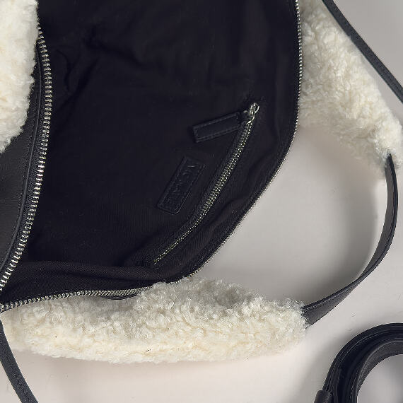 ShirleyShearling/Suede Teddy bag cream/black Vic Matie