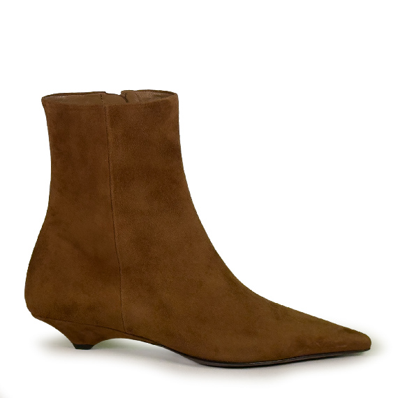 K20_Kitty_Ankle boot in camoscio elegante tabacco Vic Matie