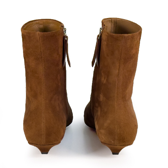 K20_Kitty_Ankle boot in camoscio elegante tabacco
