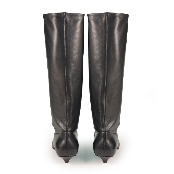 K20_Kitty_SSelene Tube Boot in pelle nera