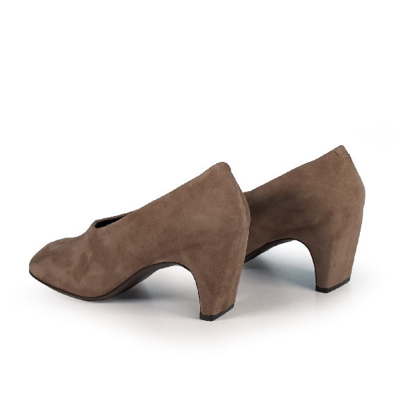 L42_Edge_Décolleté in elegante camoscio tortora
