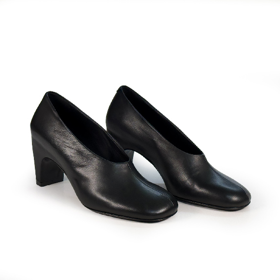 L42_Edge_Décolleté in pelle nera