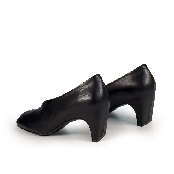 L42_Edge_Décolleté in pelle nera