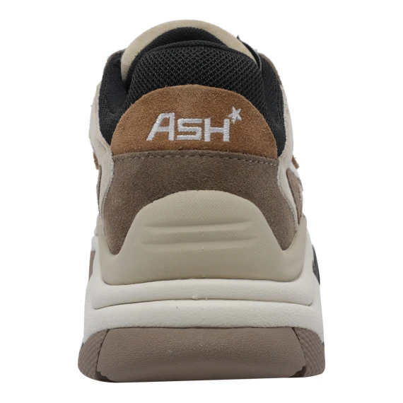 Addict Sneakers