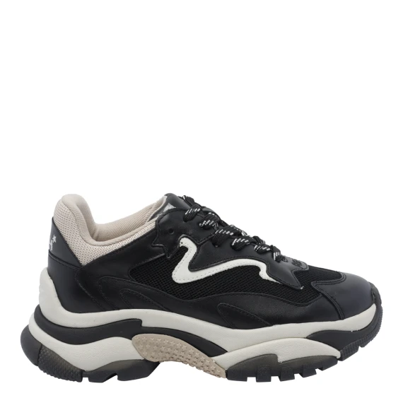 Sneakers nere