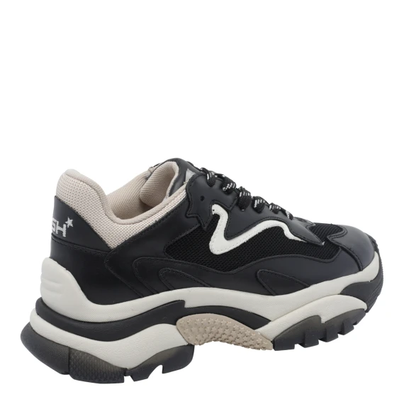 Addict Sneakers