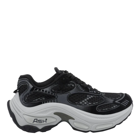 Sneakers nere