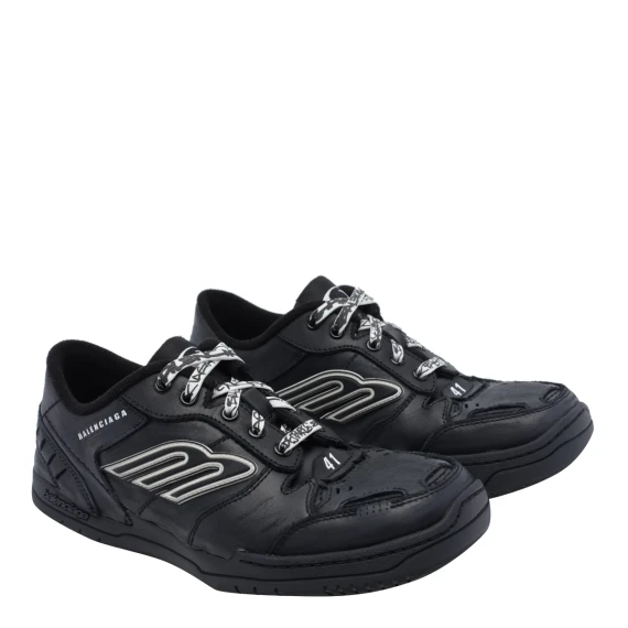 Hamptons Medium Worn-Out Sneakers Balenciaga