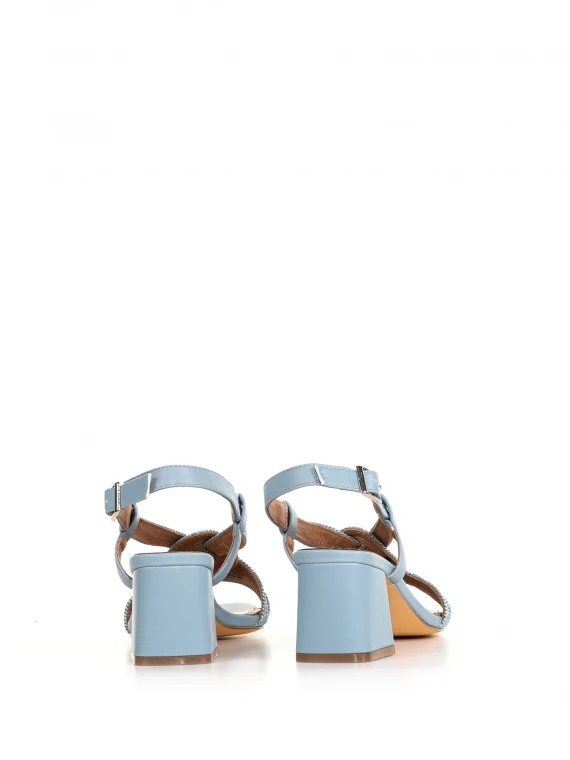 Leather sandal with strap