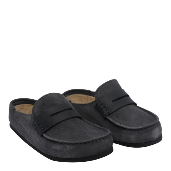 Flat shoes