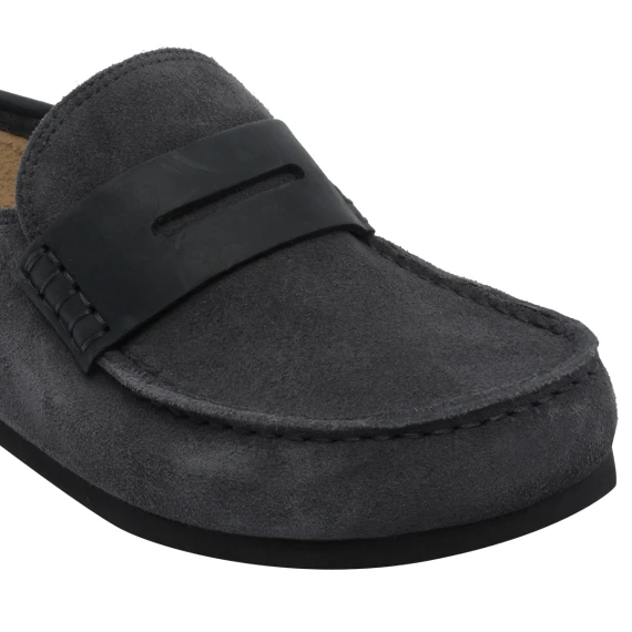 Flat shoes