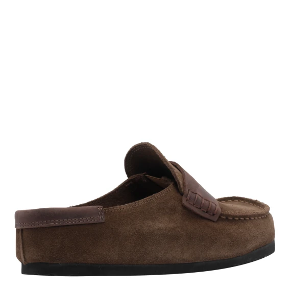 Flat shoes