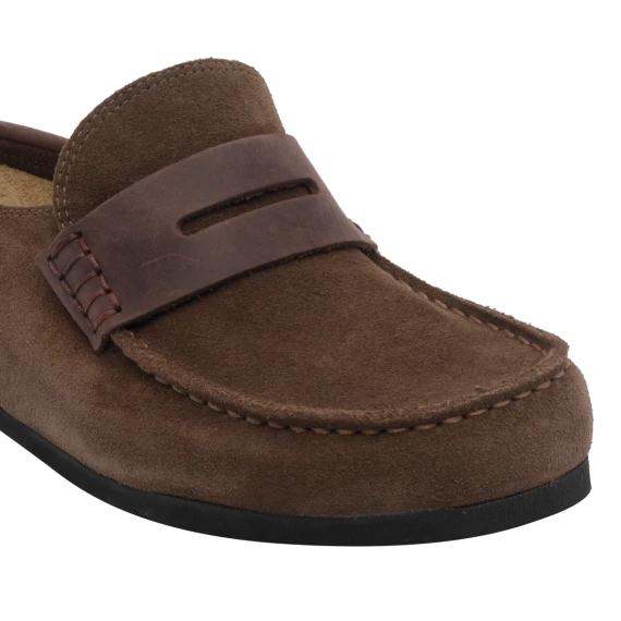 Flat shoes