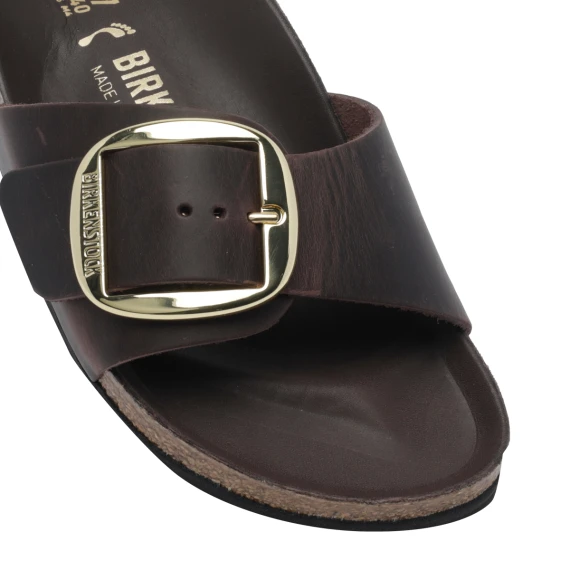 Sandali Brown