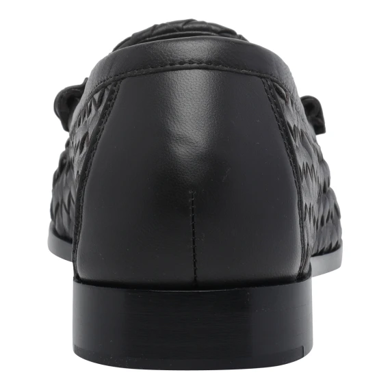 Flat shoes