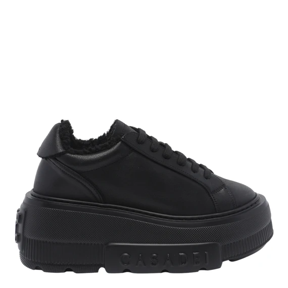 Sneakers nere
