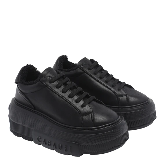 Sneakers nere