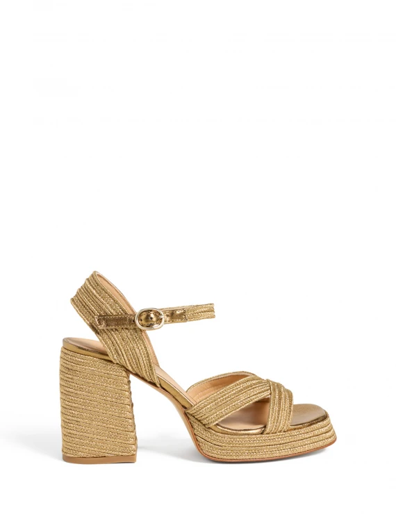 Raffia sandal with strap and square toe