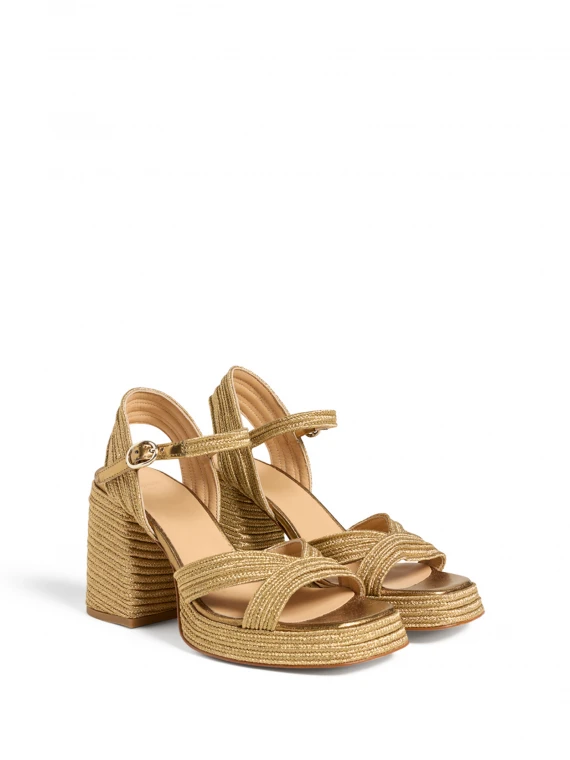 Raffia sandal with strap and square toe