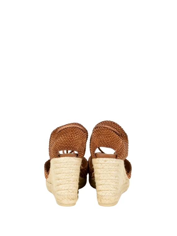 Flat shoes