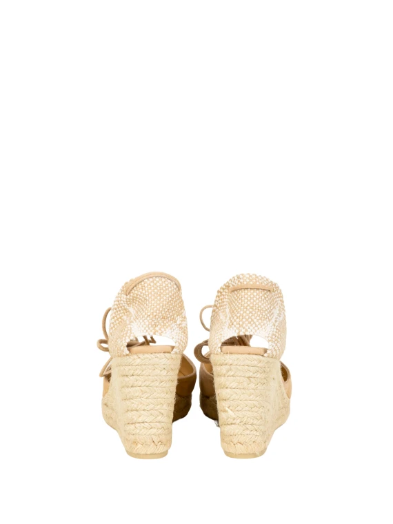 Flat shoes