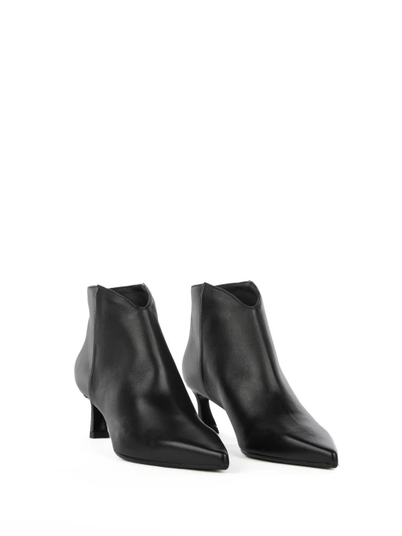 Black nappa leather boot