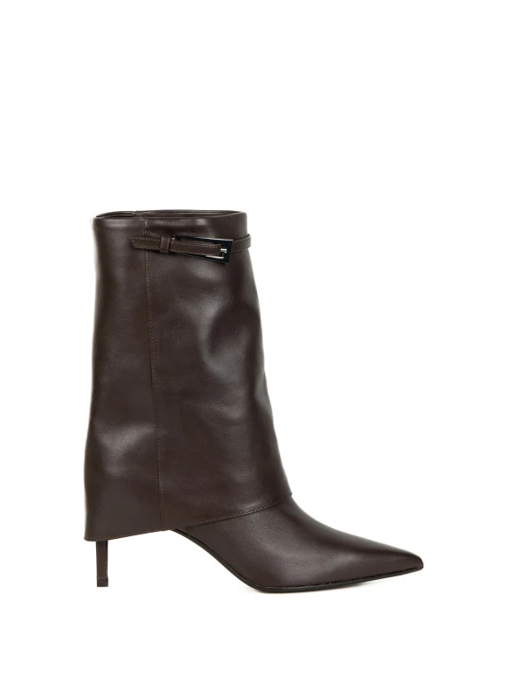 Stivaletto testa di moro in pelle con tacco