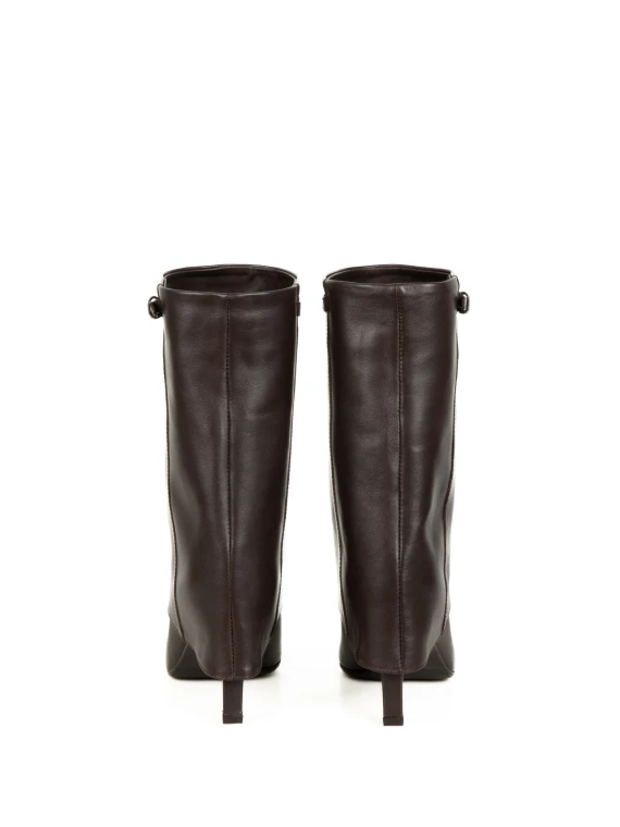 Stivaletto testa di moro in pelle con tacco