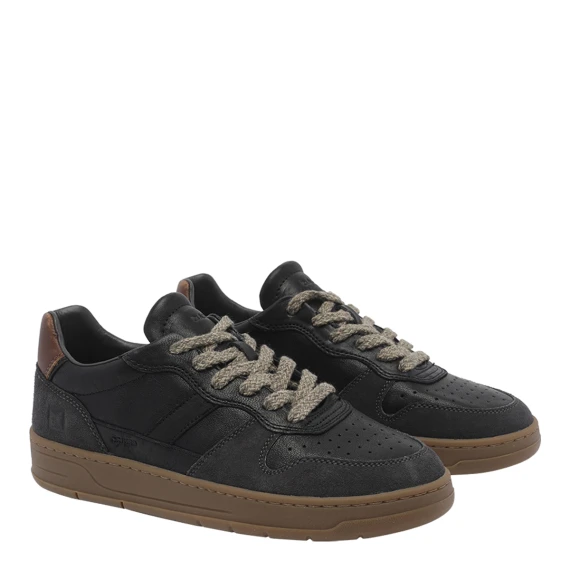 Sneakers nere