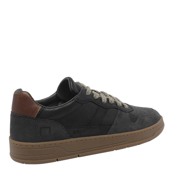 Sneakers nere