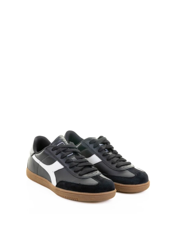Sneaker nera in pelle e suede