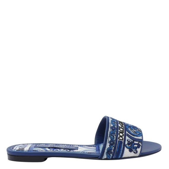 EMBROIDERED LOGO SLIDES