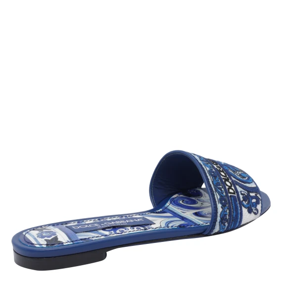 EMBROIDERED LOGO SLIDES