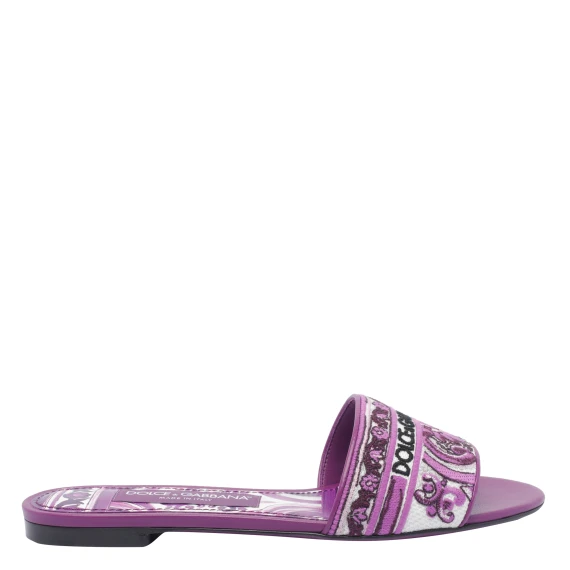 EMBROIDERED LOGO SLIDES