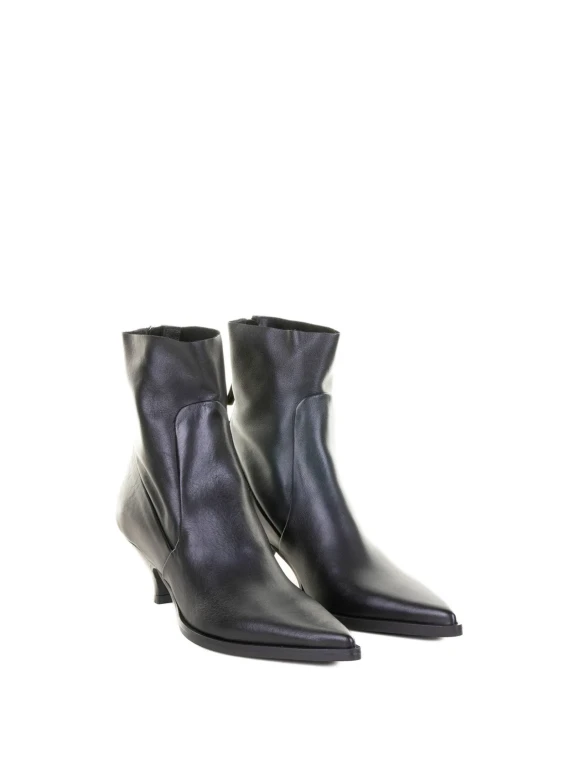 Black leather Thais ankle boot elena iachi