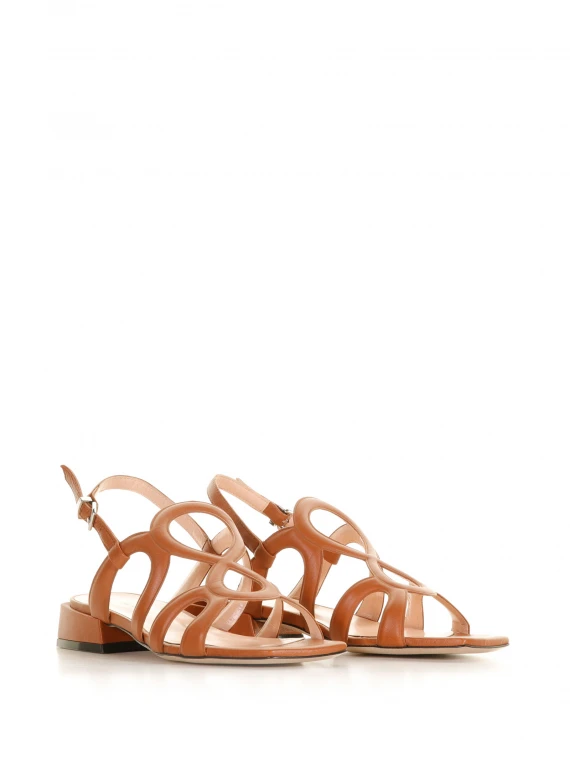 Low leather sandal