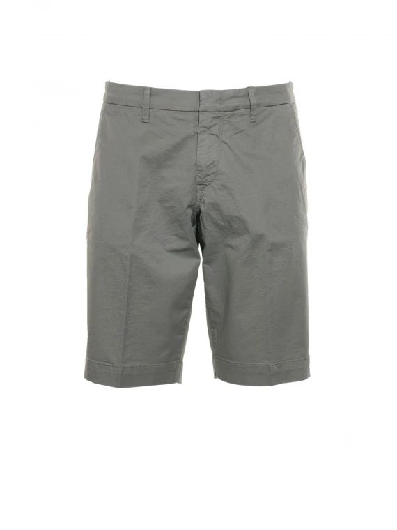 Slim fit Bermuda shorts in stretch cotton