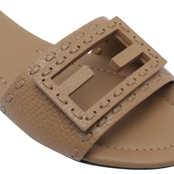 Sandali beige