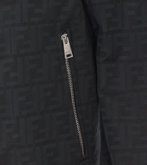Giacca blouson nera con cappuccio Fendi