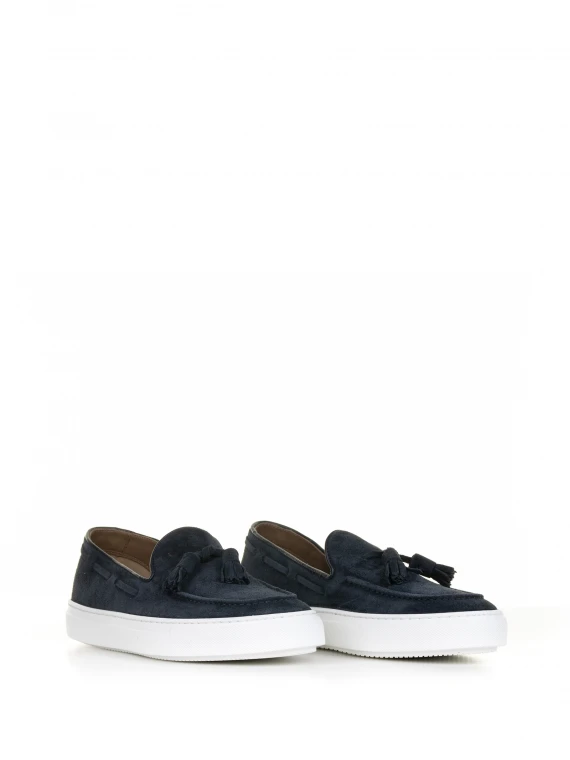 Moccasin in blue suede and rubber sole