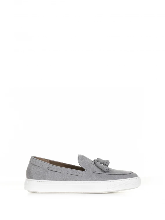 Moccasin in gray suede and rubber sole