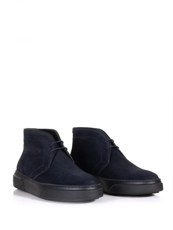 Suede ankle boot and rubber sole