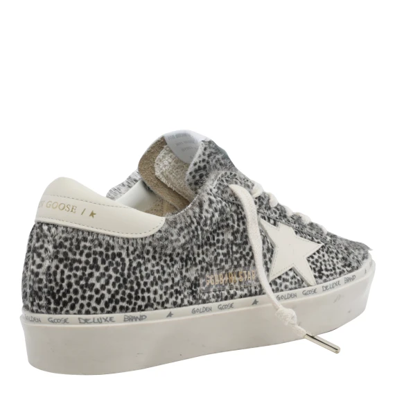 Sneakers nere