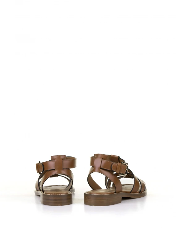 Low sandal in hazelnut leather