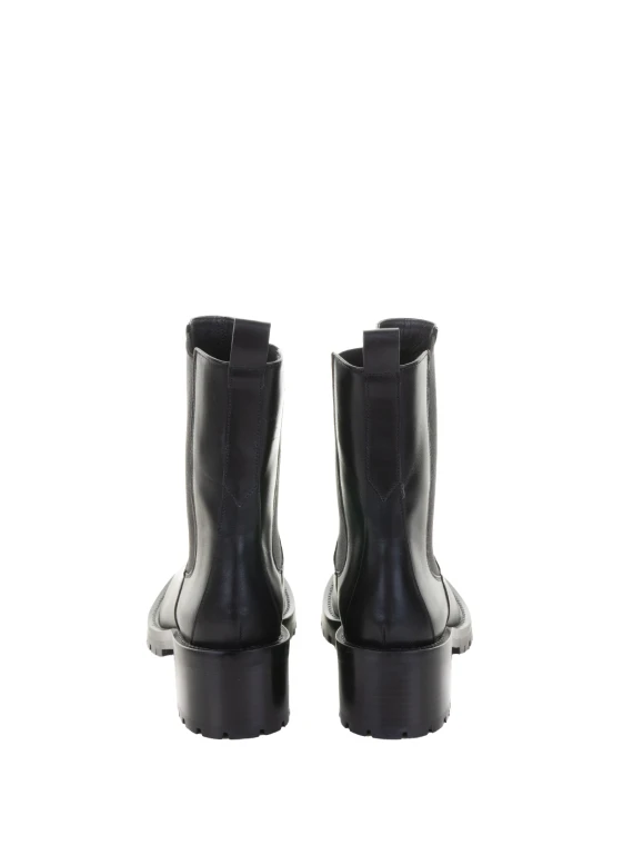 Stivaletto nero in pelle e fondo gomma