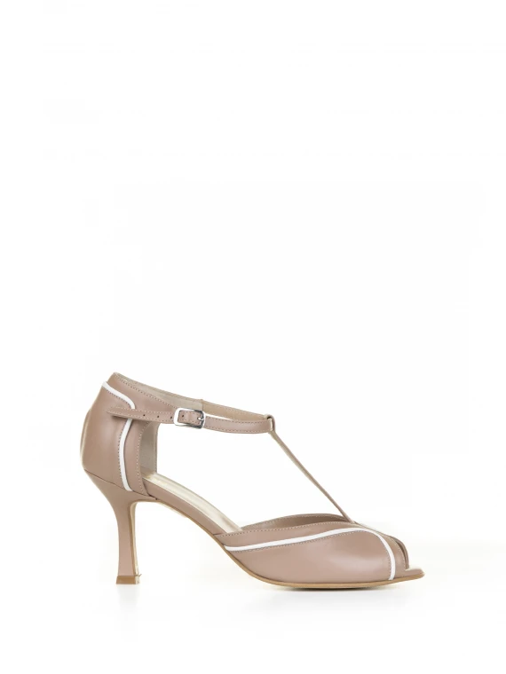Nude leather pumps with strap