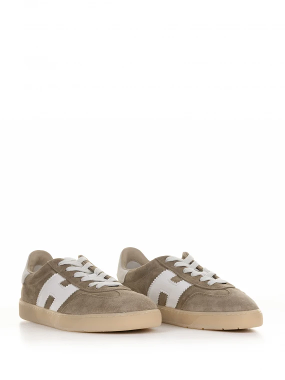 Cool sneakers in suede