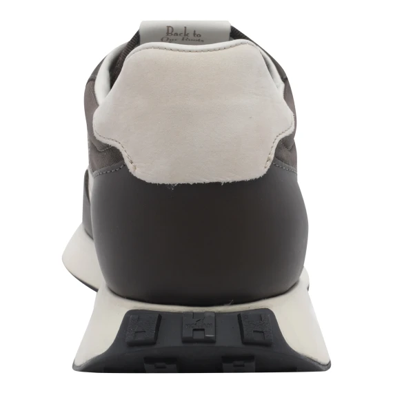 H601 Sneakers