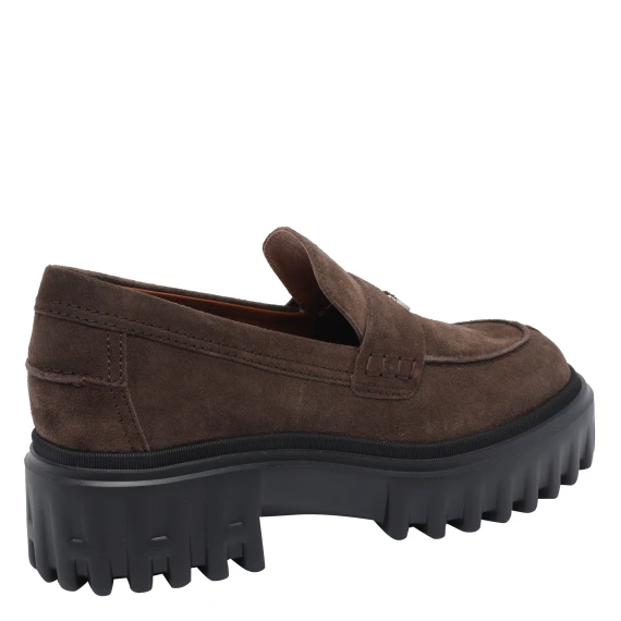 Flat shoes